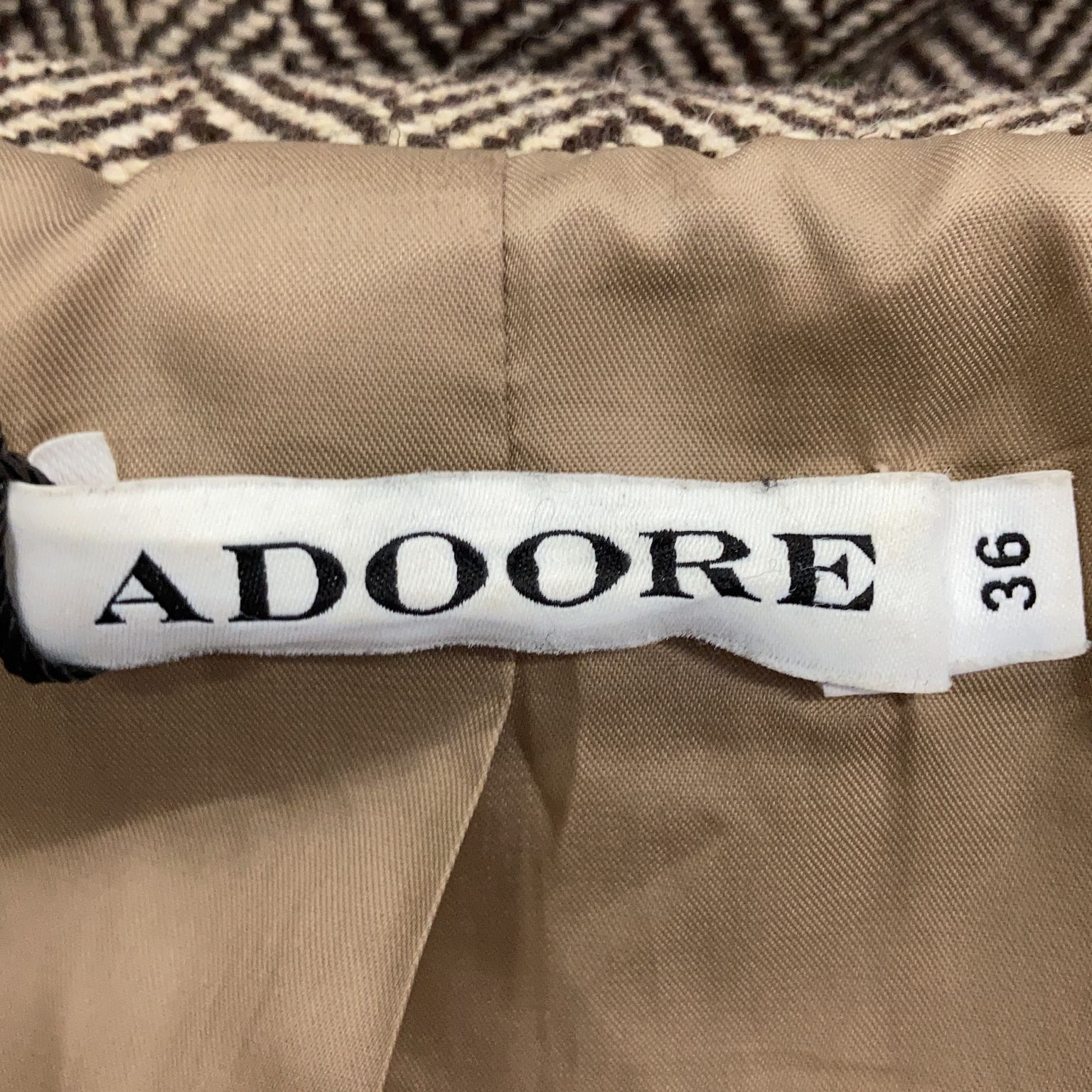 Adoore