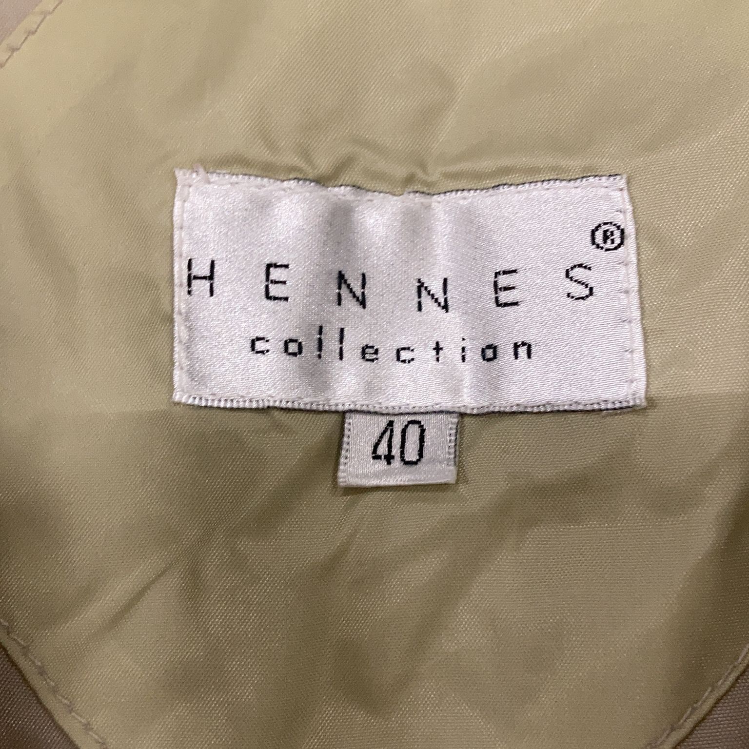 Hennes Collection