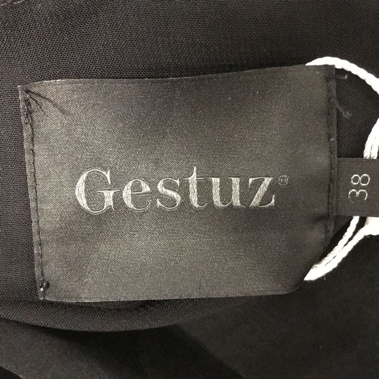 Gestuz