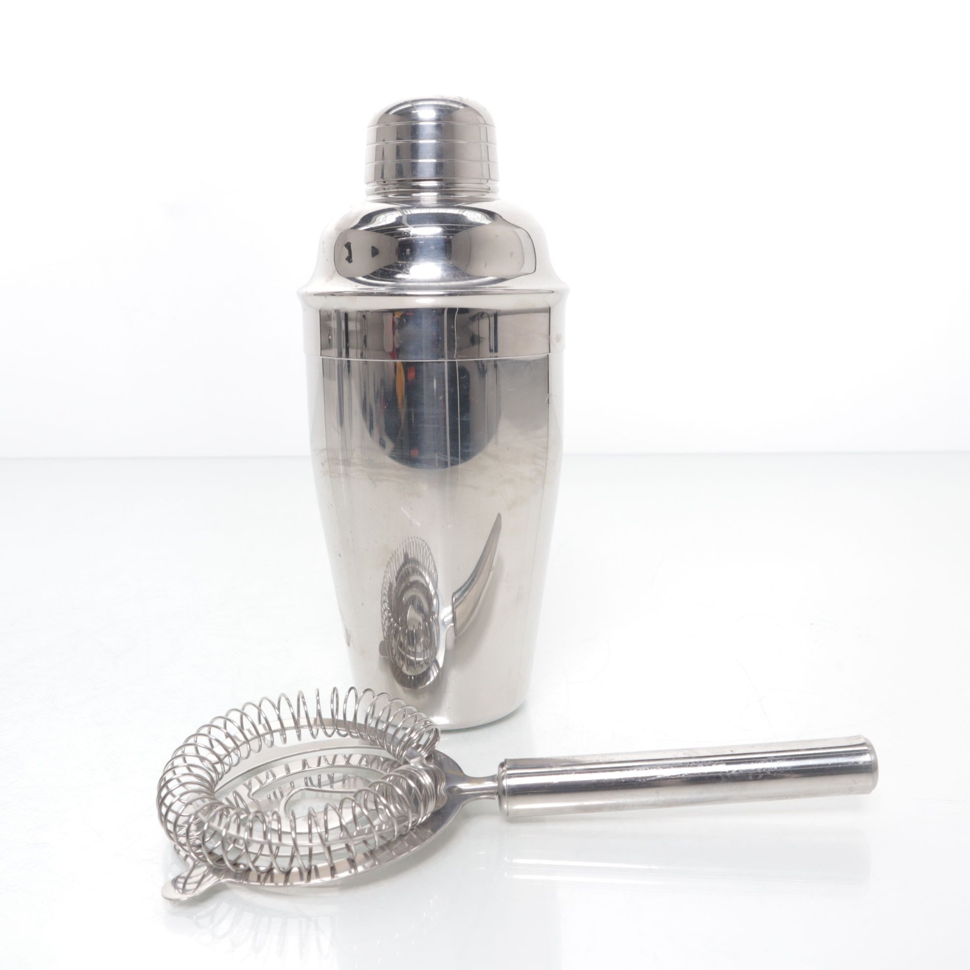 Cocktail shaker