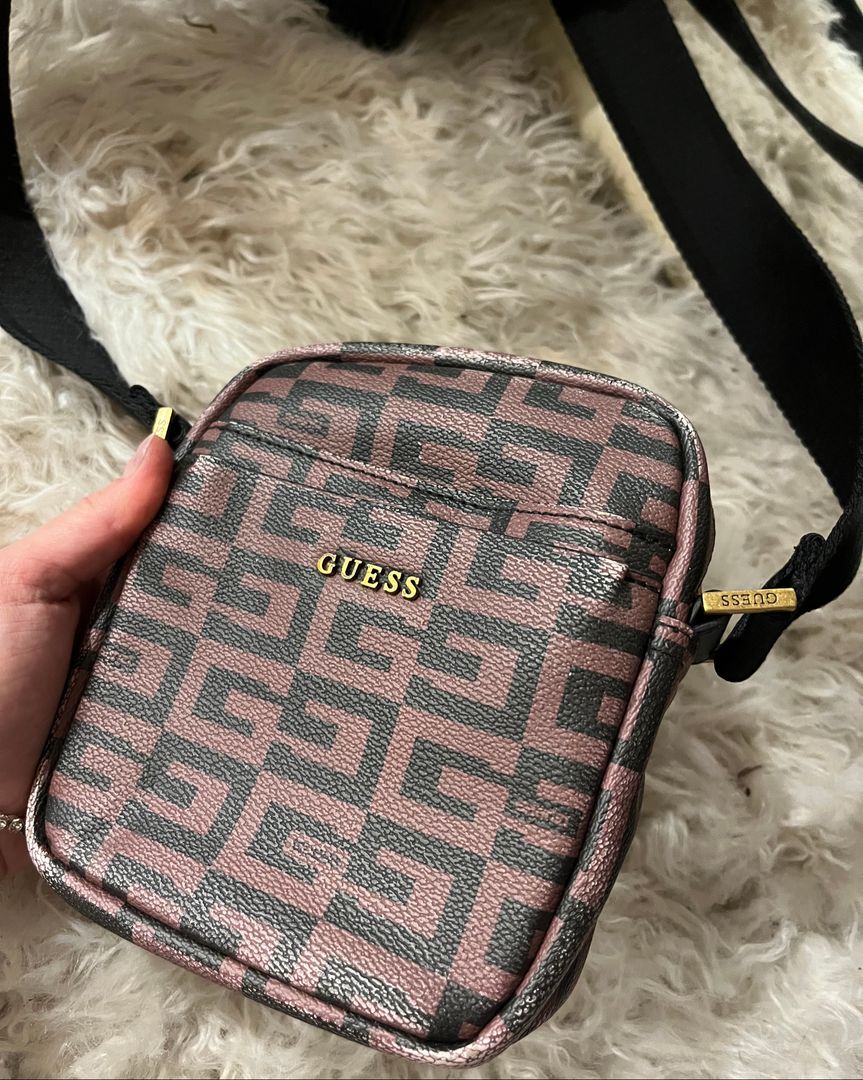 Guess sidebag