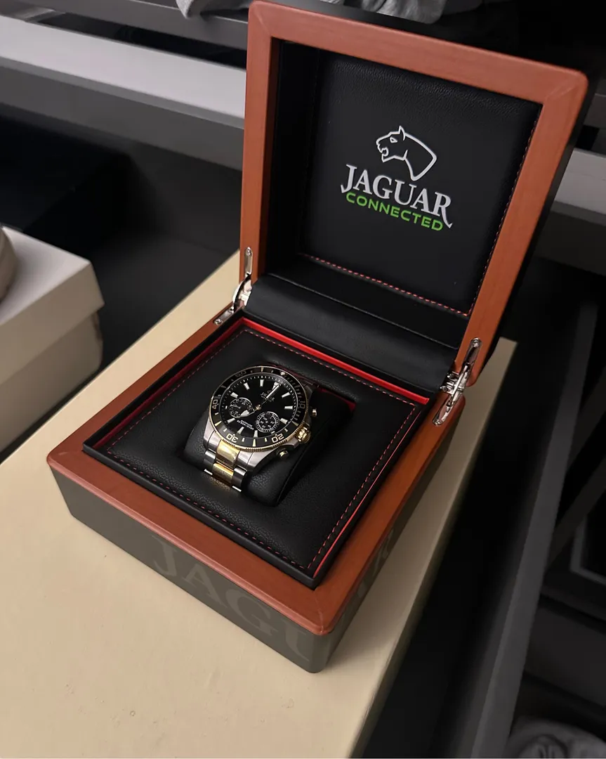 Jaguar Hybrid Watch