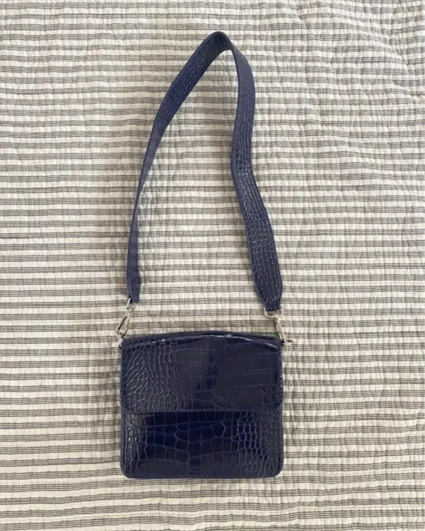 Hvisk Shoulder Bag