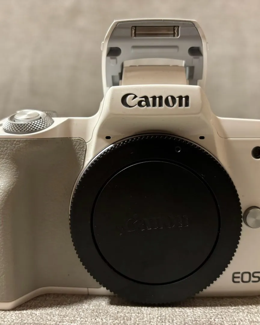 Canon EOS M50