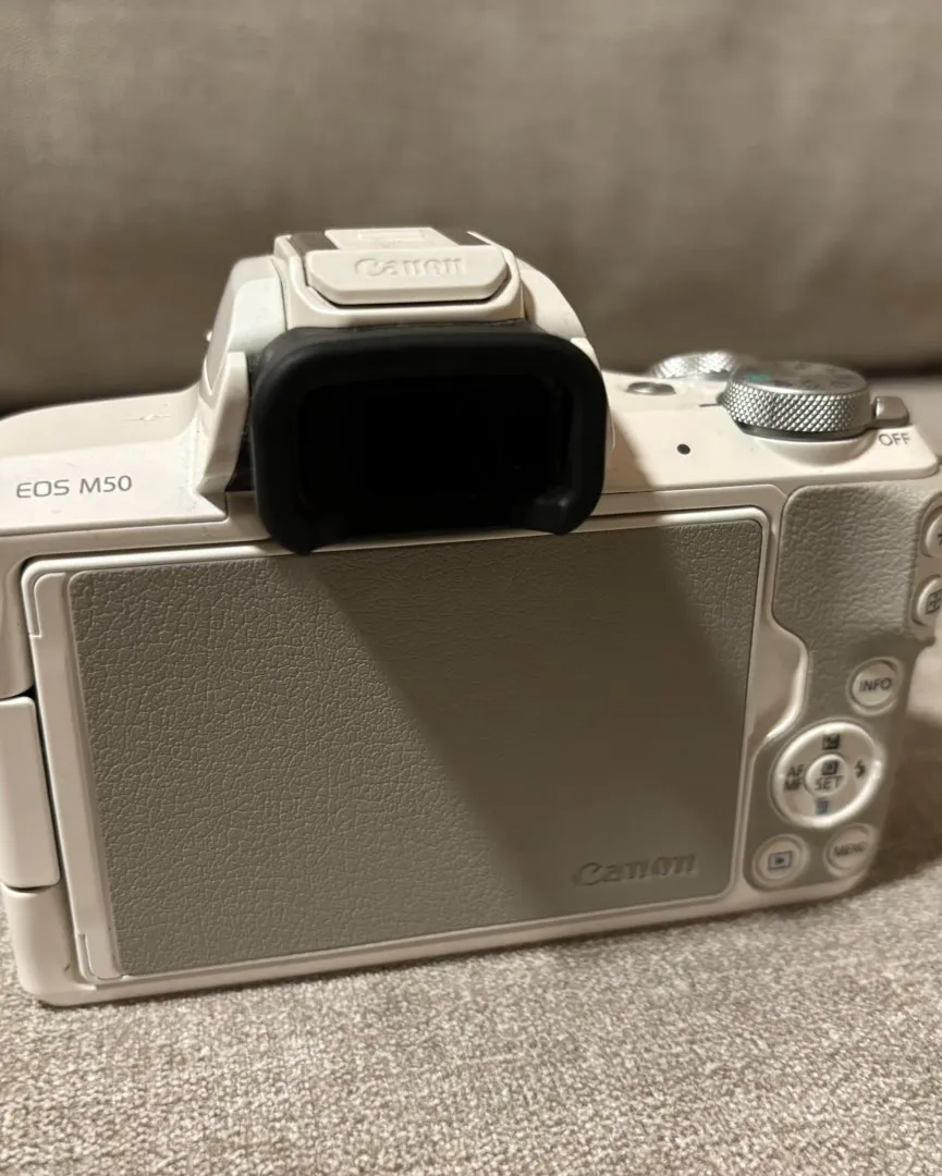 Canon EOS M50