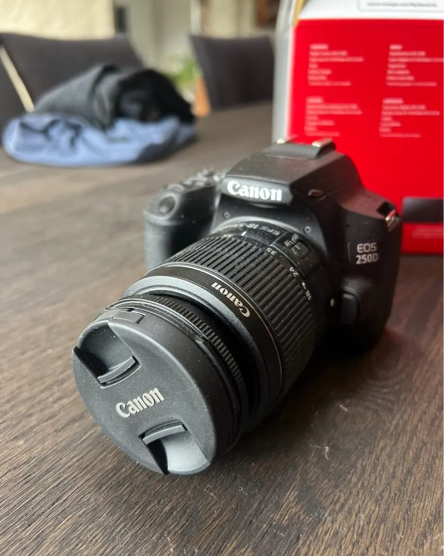 Canon Eos 250 D