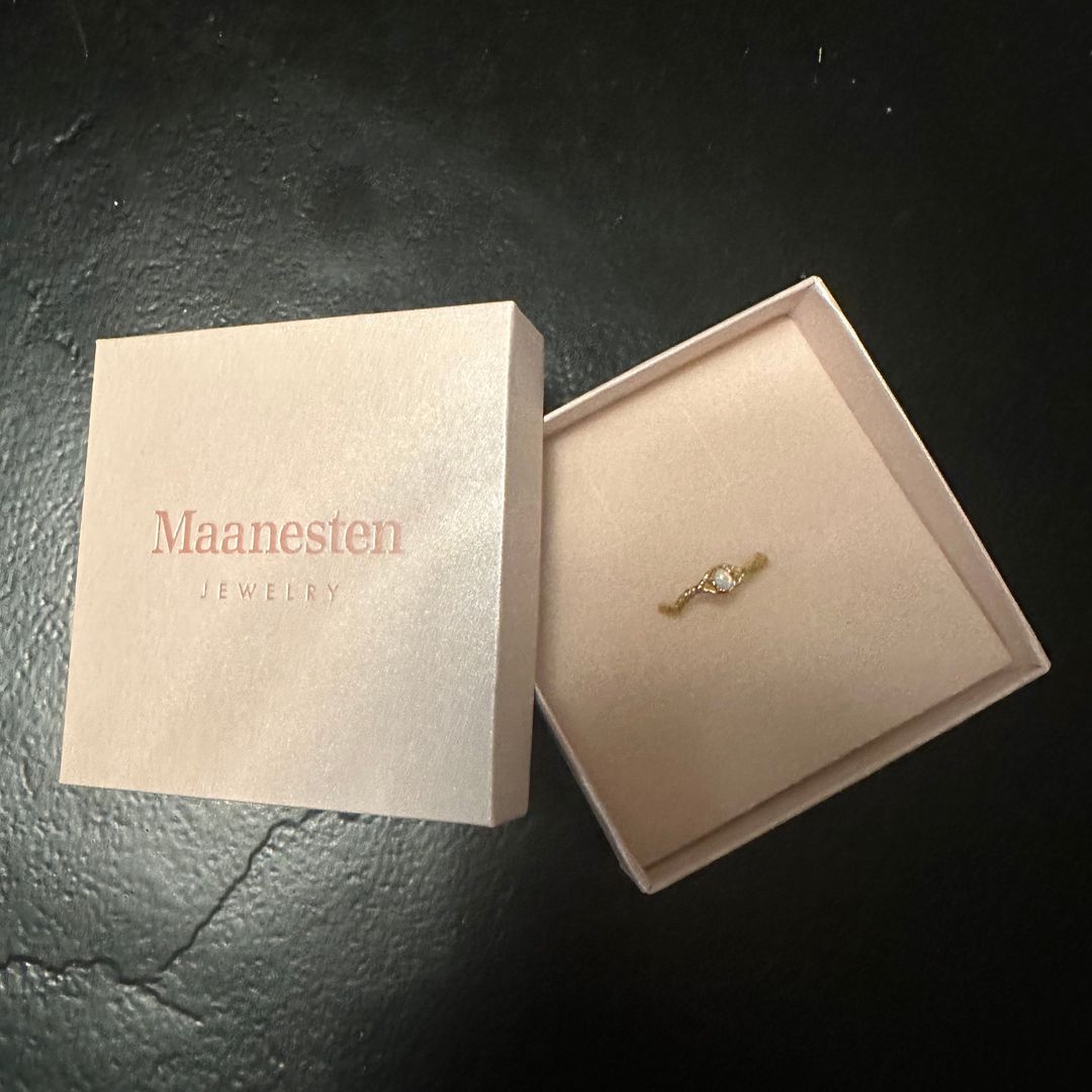 Maanesten ring