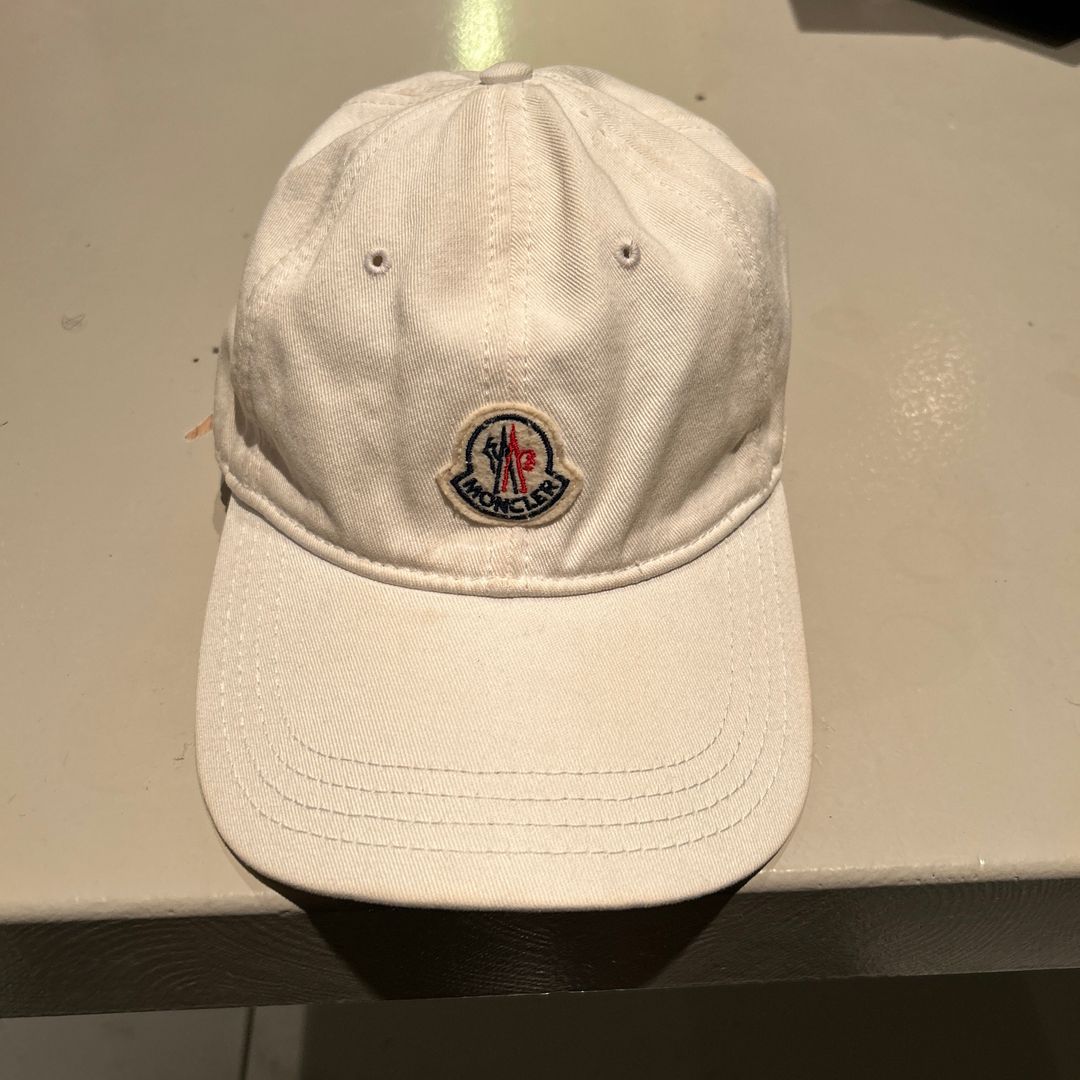 Moncler caps