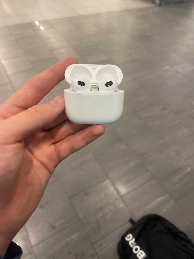 AirPods