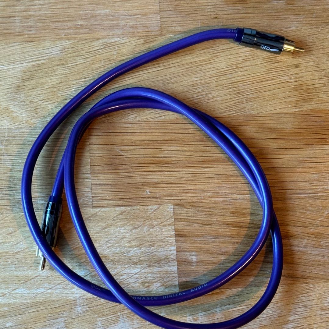 Digital audio cable