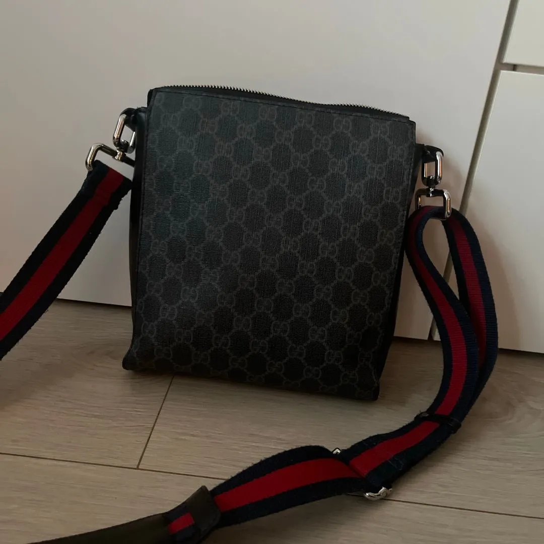 Gucci messenger bag