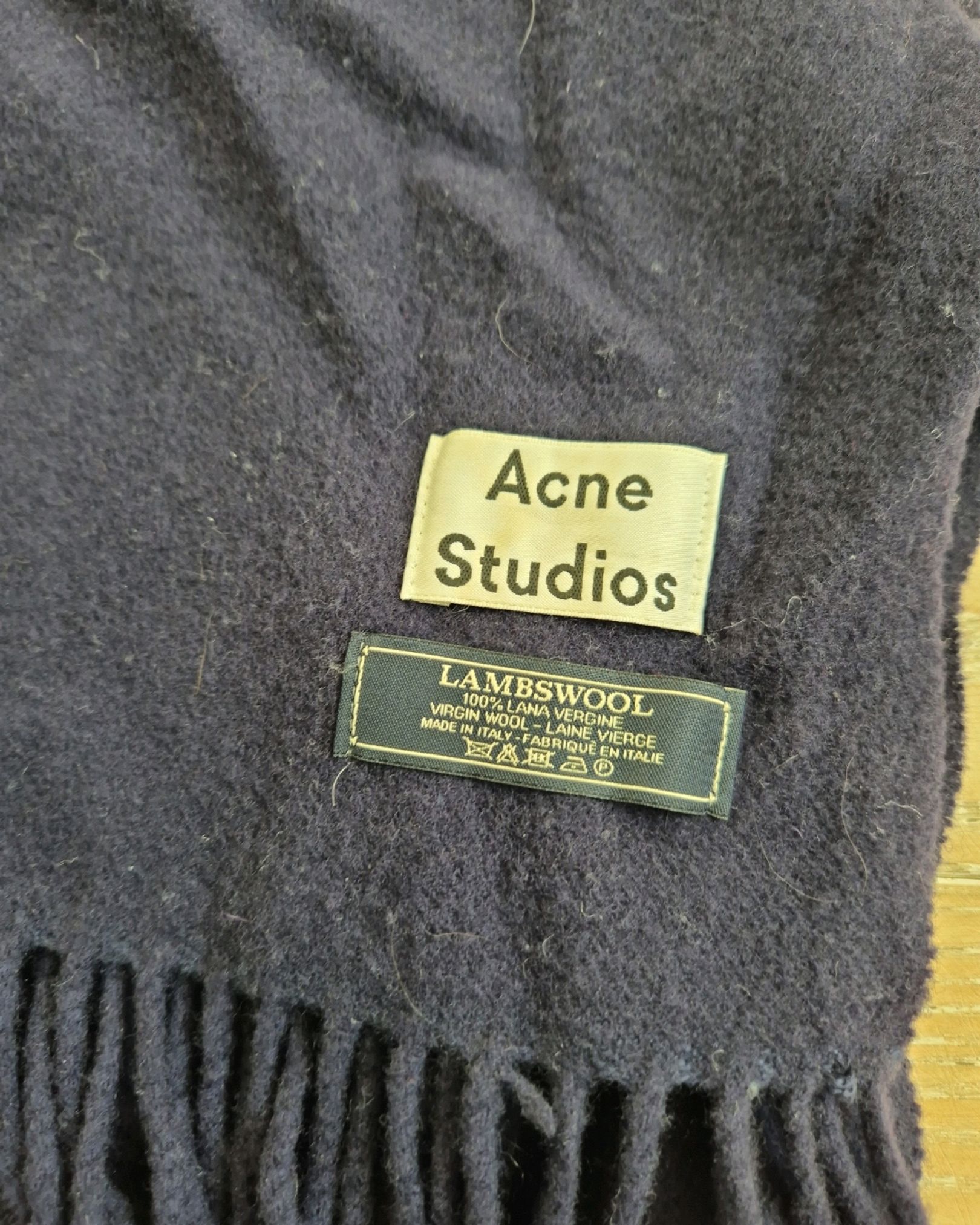 Acne Skjerf