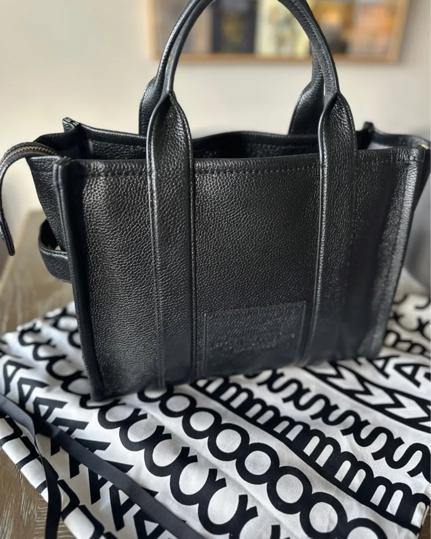 Medium Tote Bag