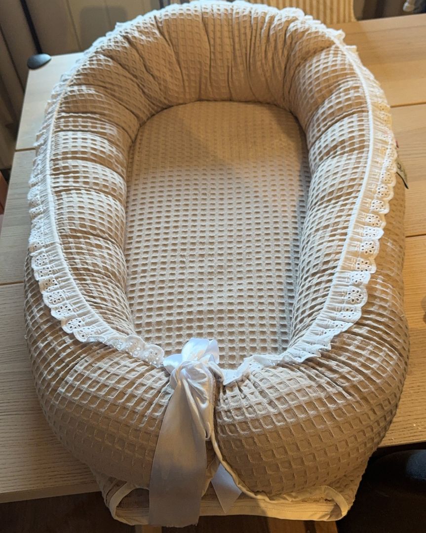 Beige babynest