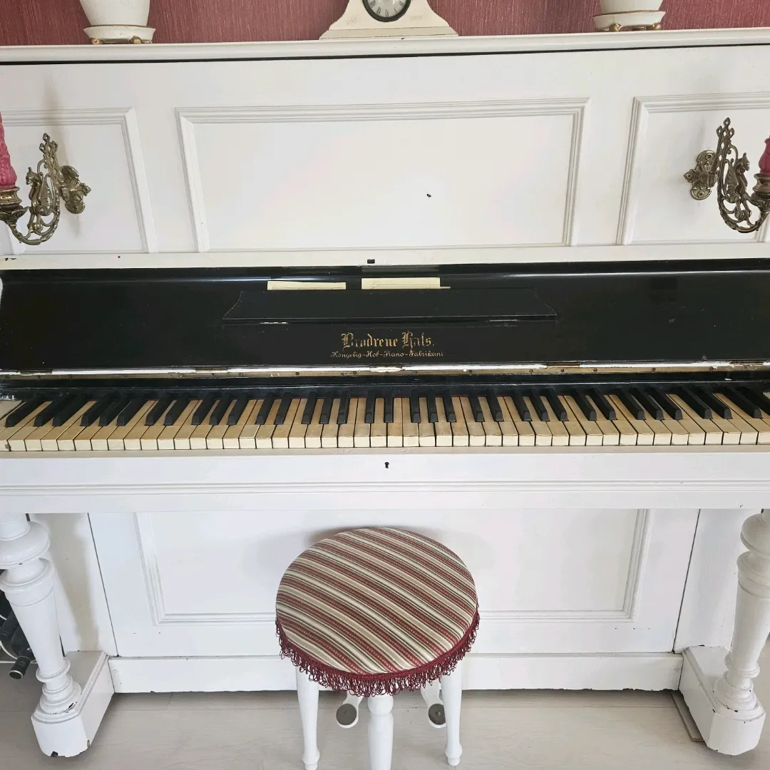 Piano Brødr Hals