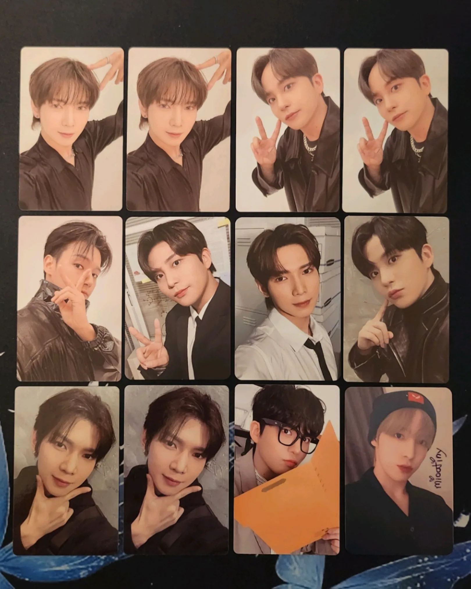 Ateez Photocards