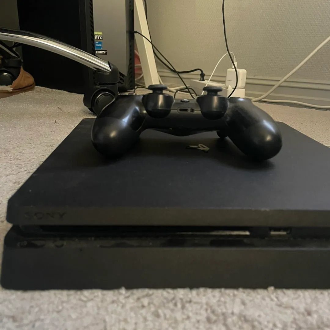 PS4 slim