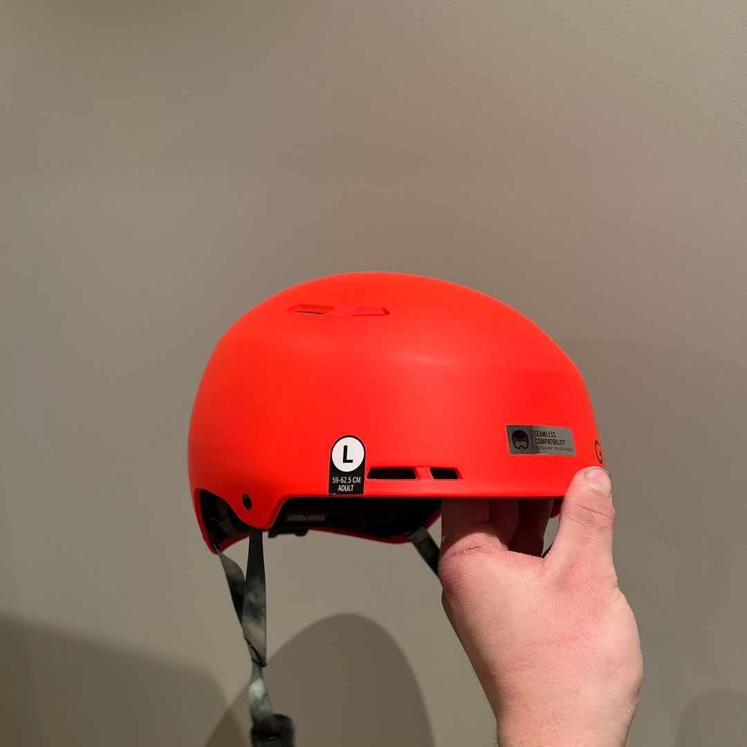 Giro ski hjelm