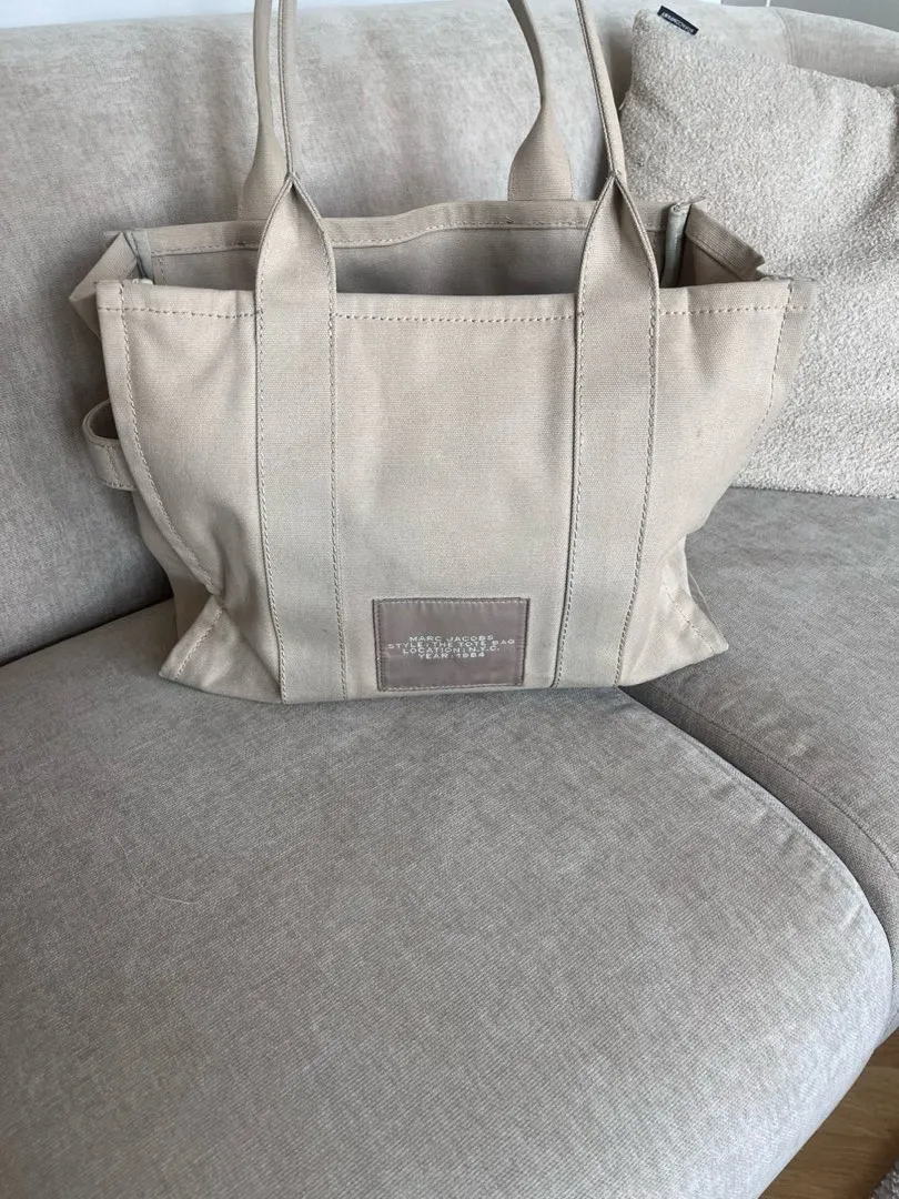 The tote bag