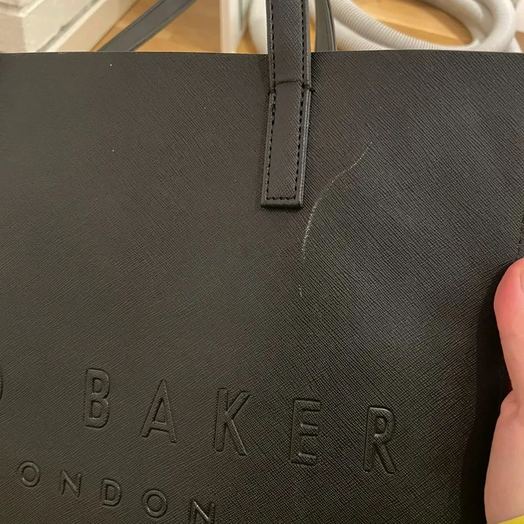 TED BAKER VESKE