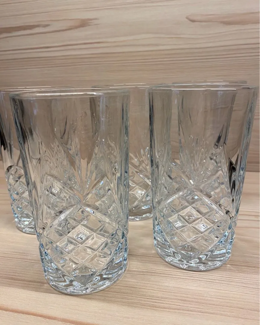 Høye whiskyglass