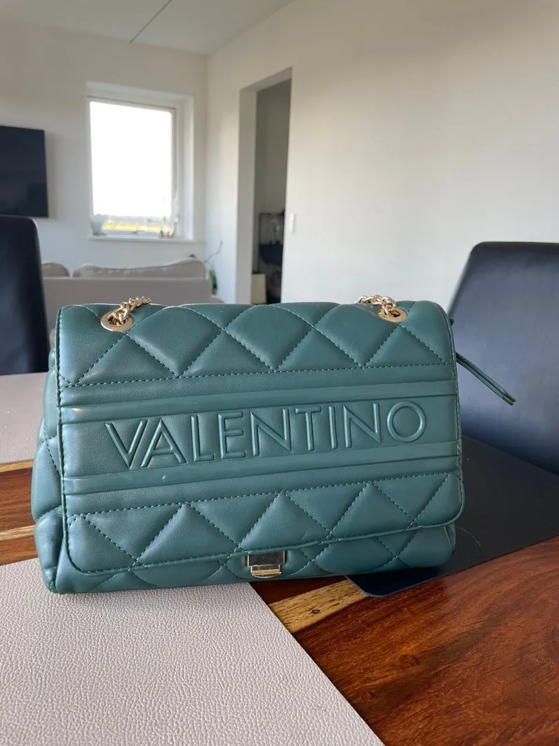 Valentino ada taske