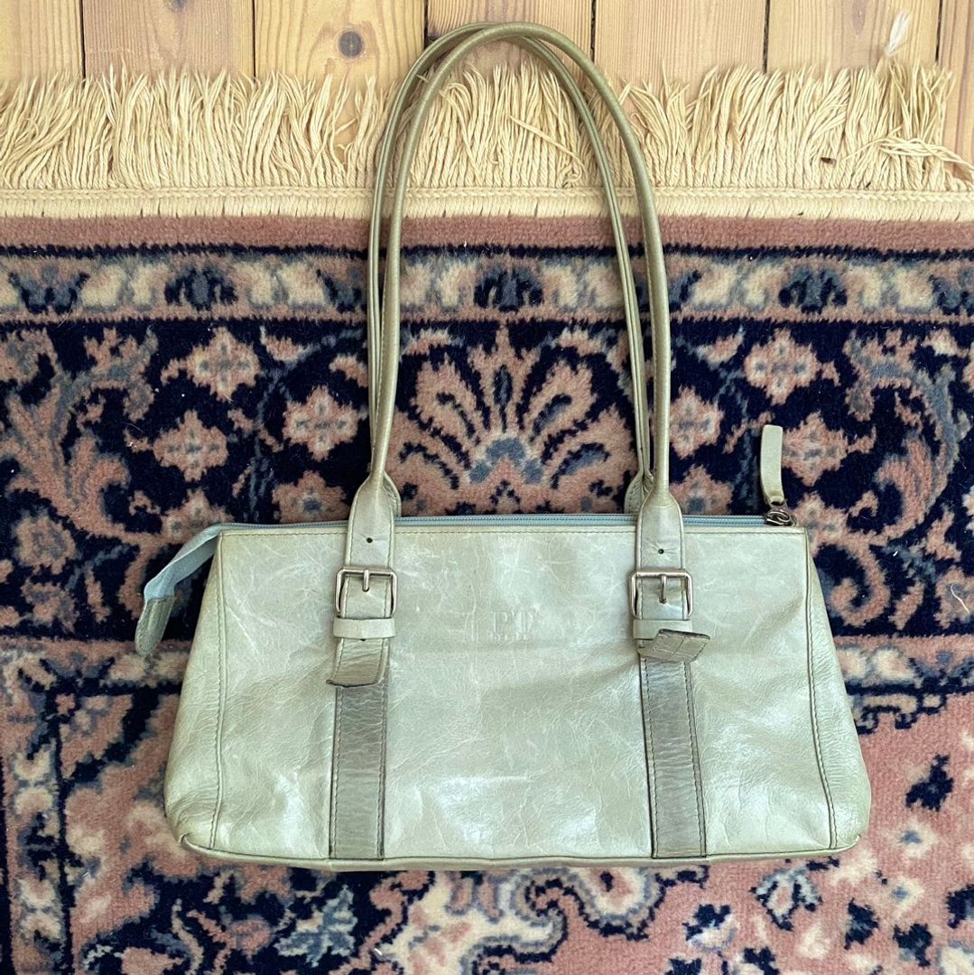 shoulder bag