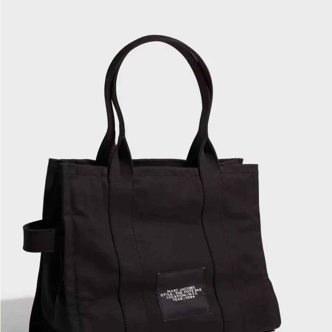 The tote bag