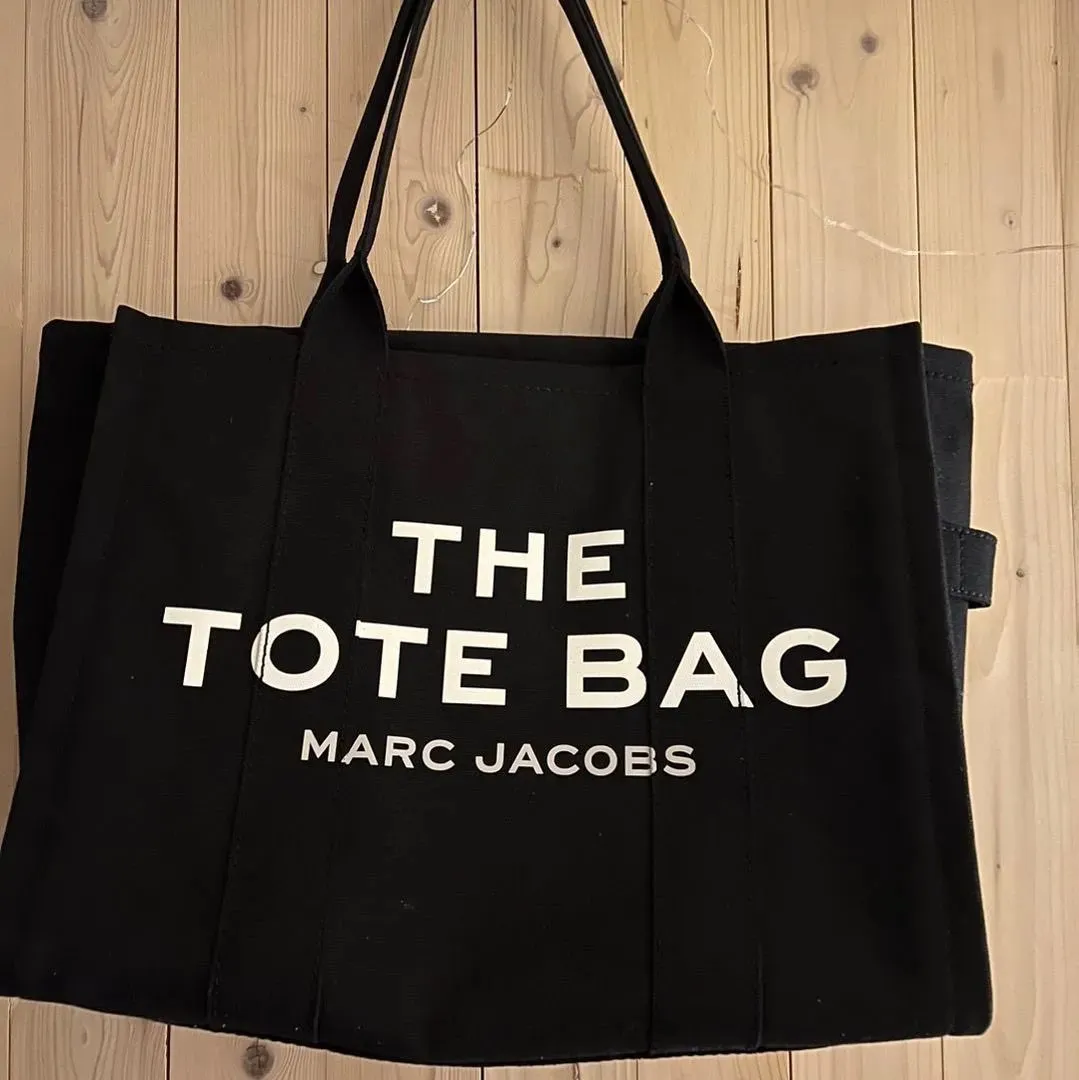 The tote bag