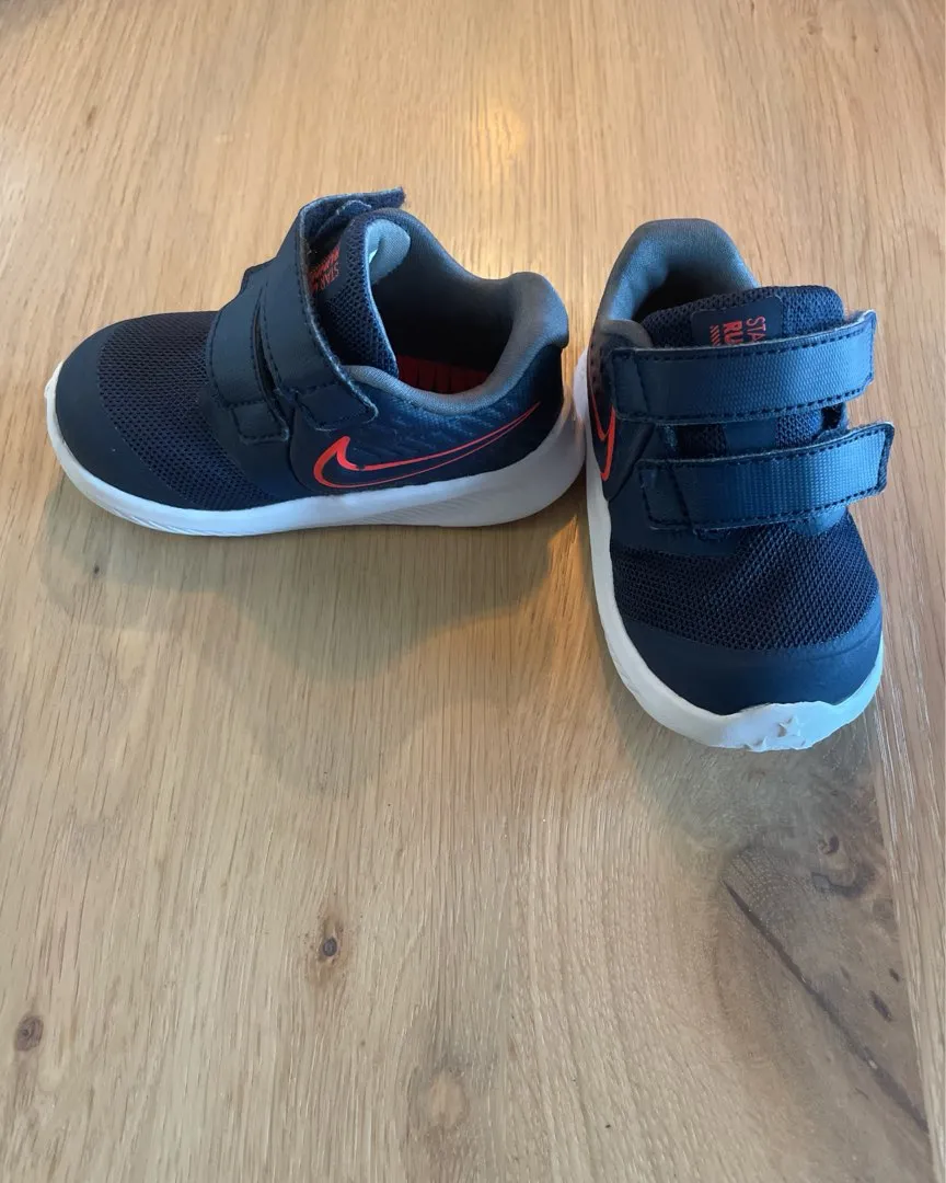 Nike sko str 21