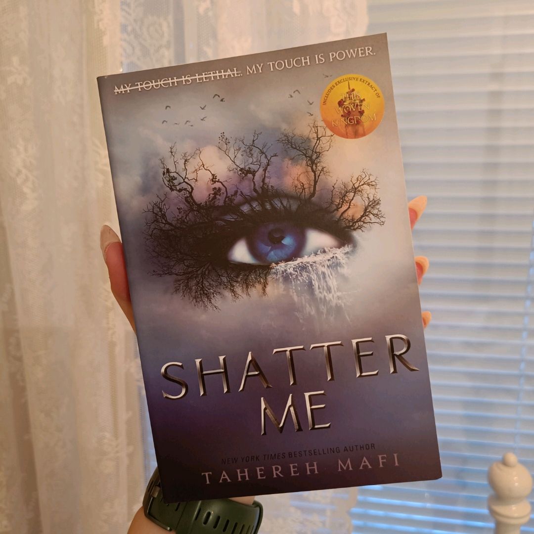 Shatter Me Kirja