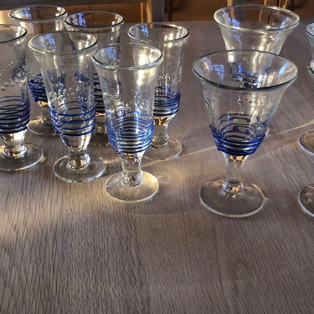 Håndlagde glass