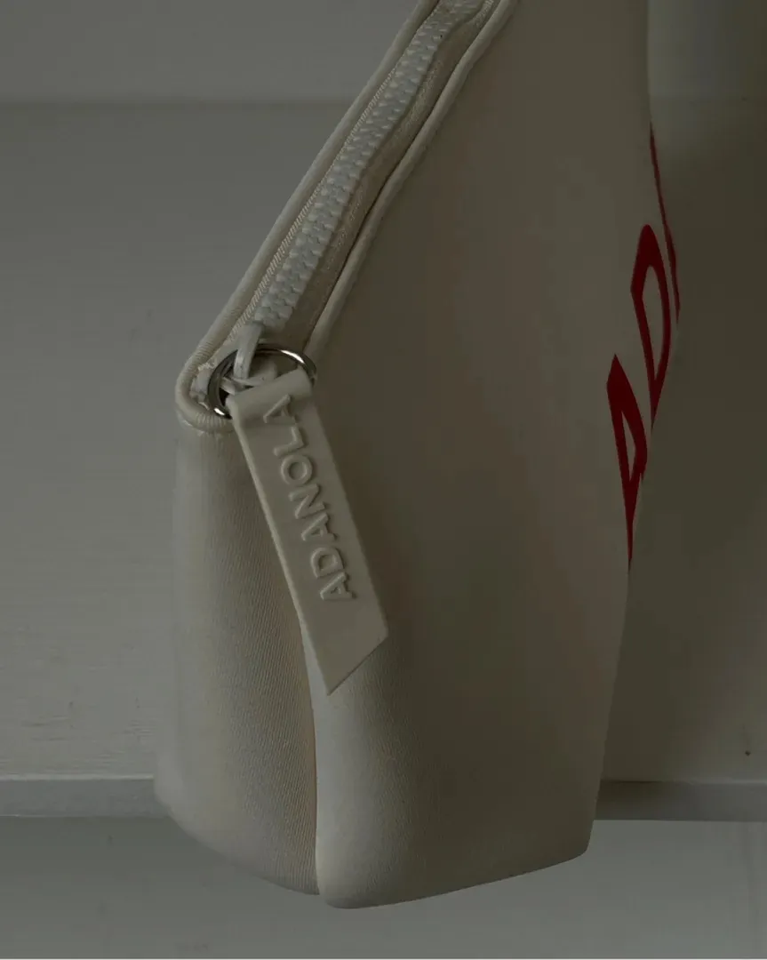 Adanola pouch