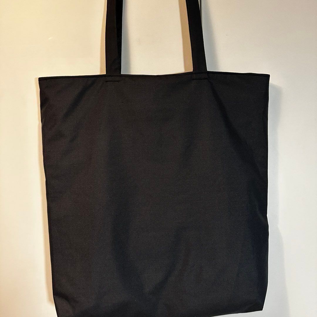 Reversible tote bag