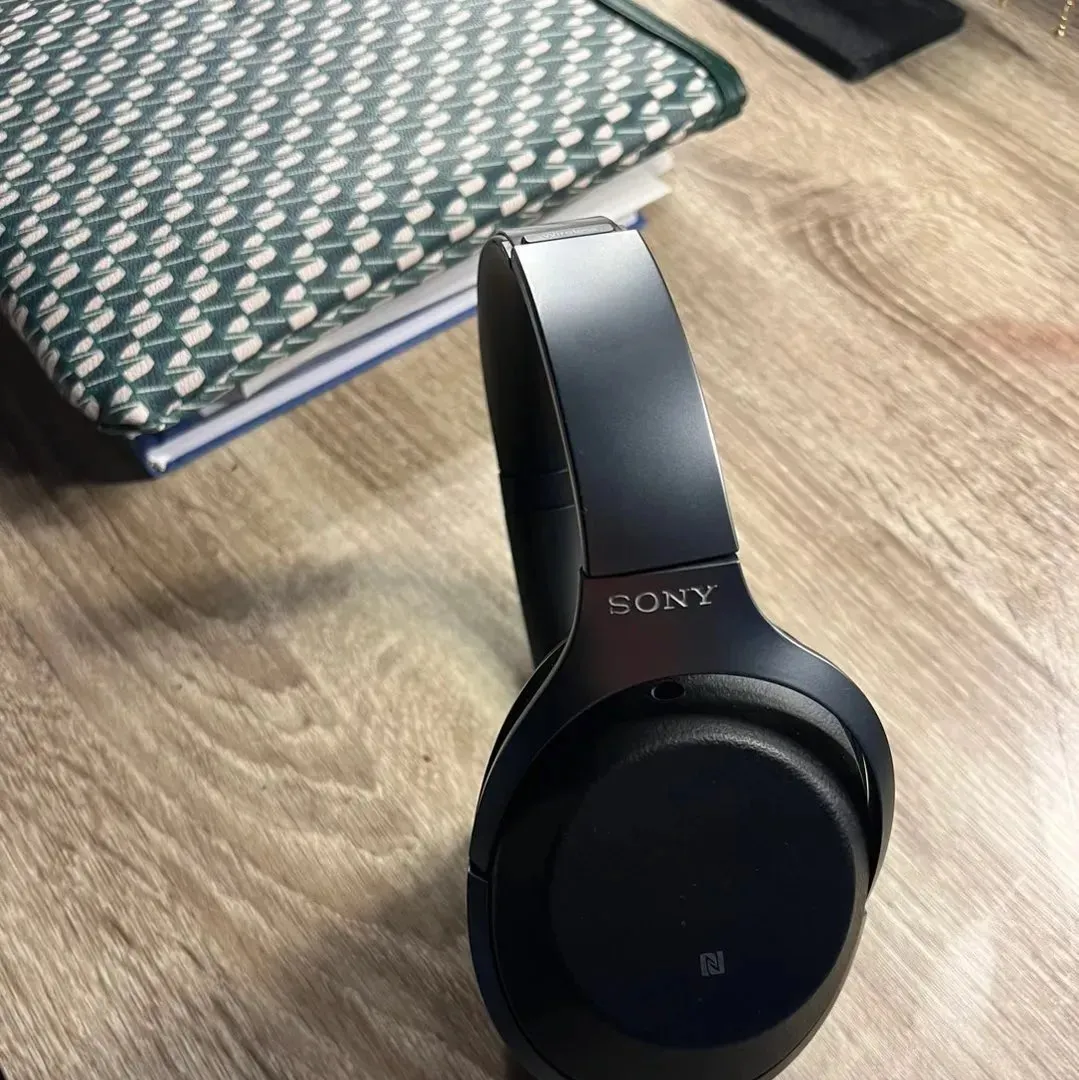 Sony WH-1000XM2