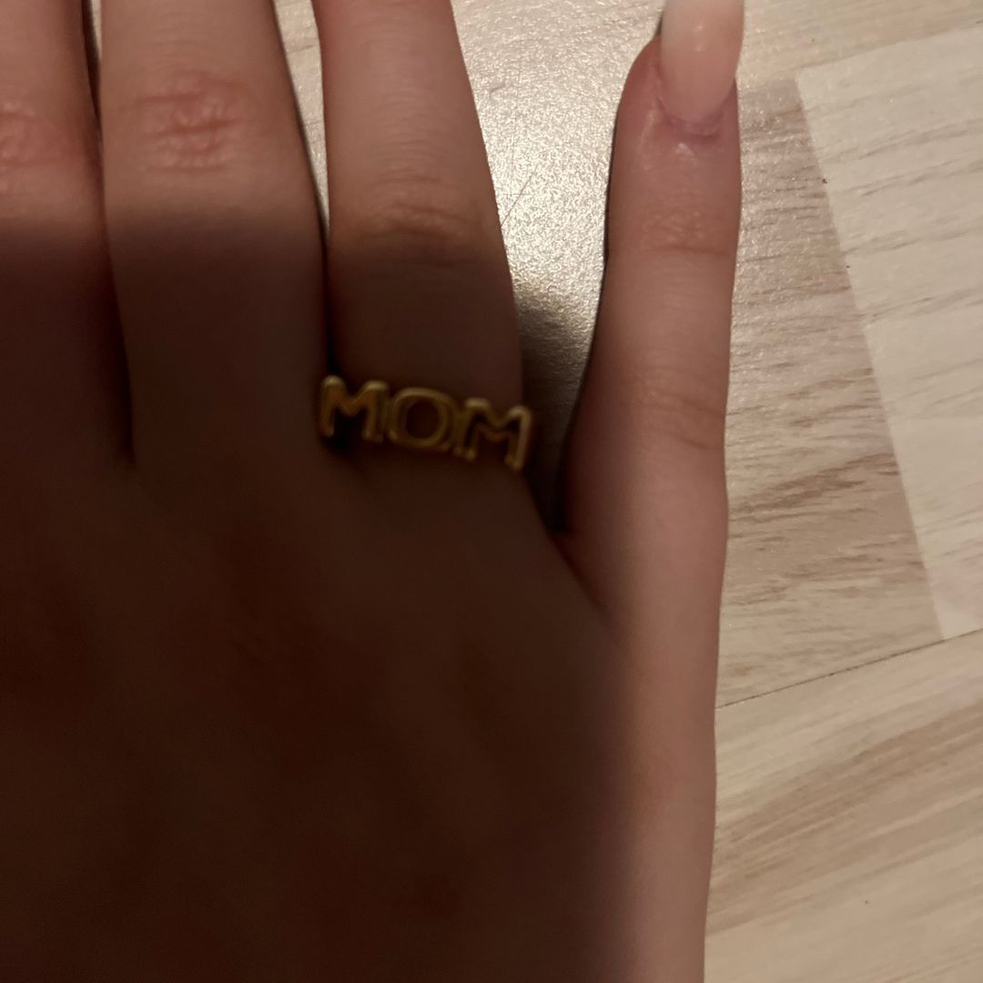 MOM RING