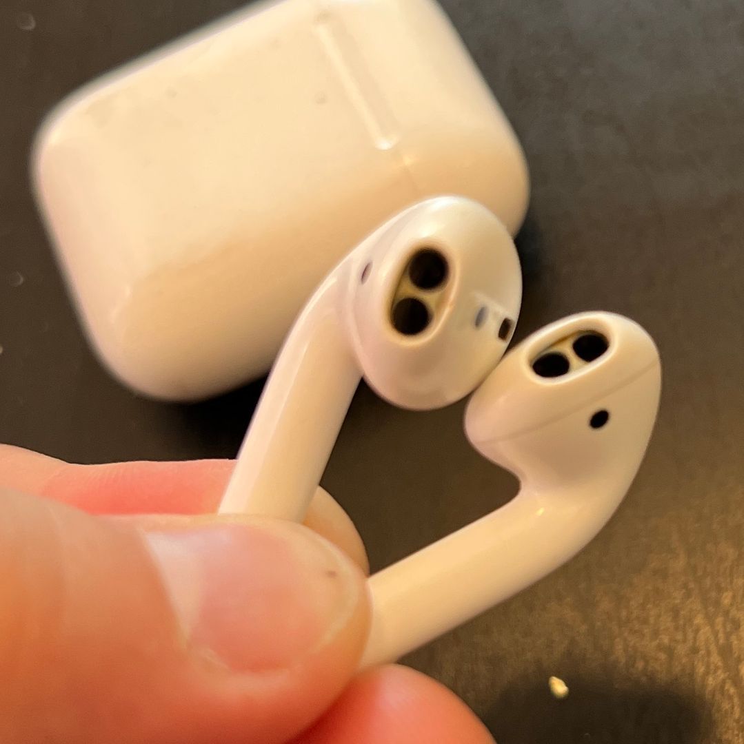 AirPods