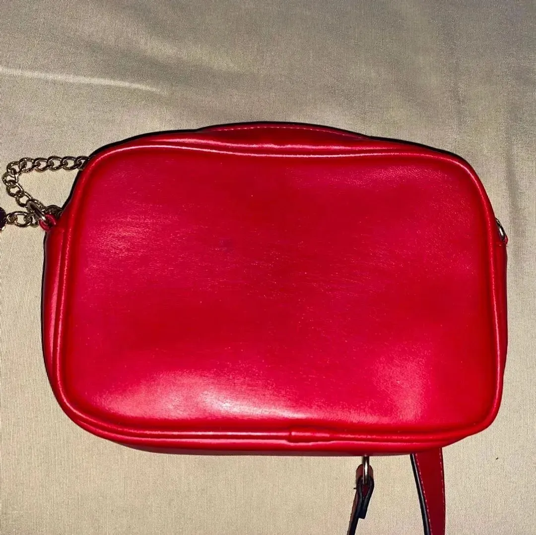 Overshoulder bag