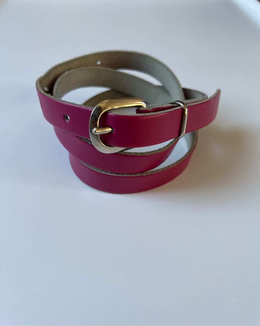 Fuchsia thin belt