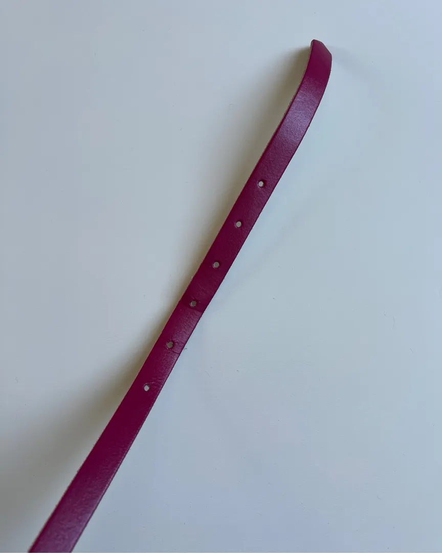 Fuchsia thin belt