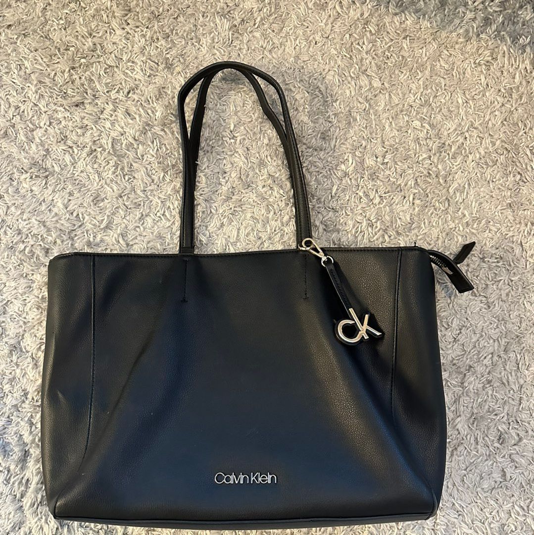 Calvin Klein laukku