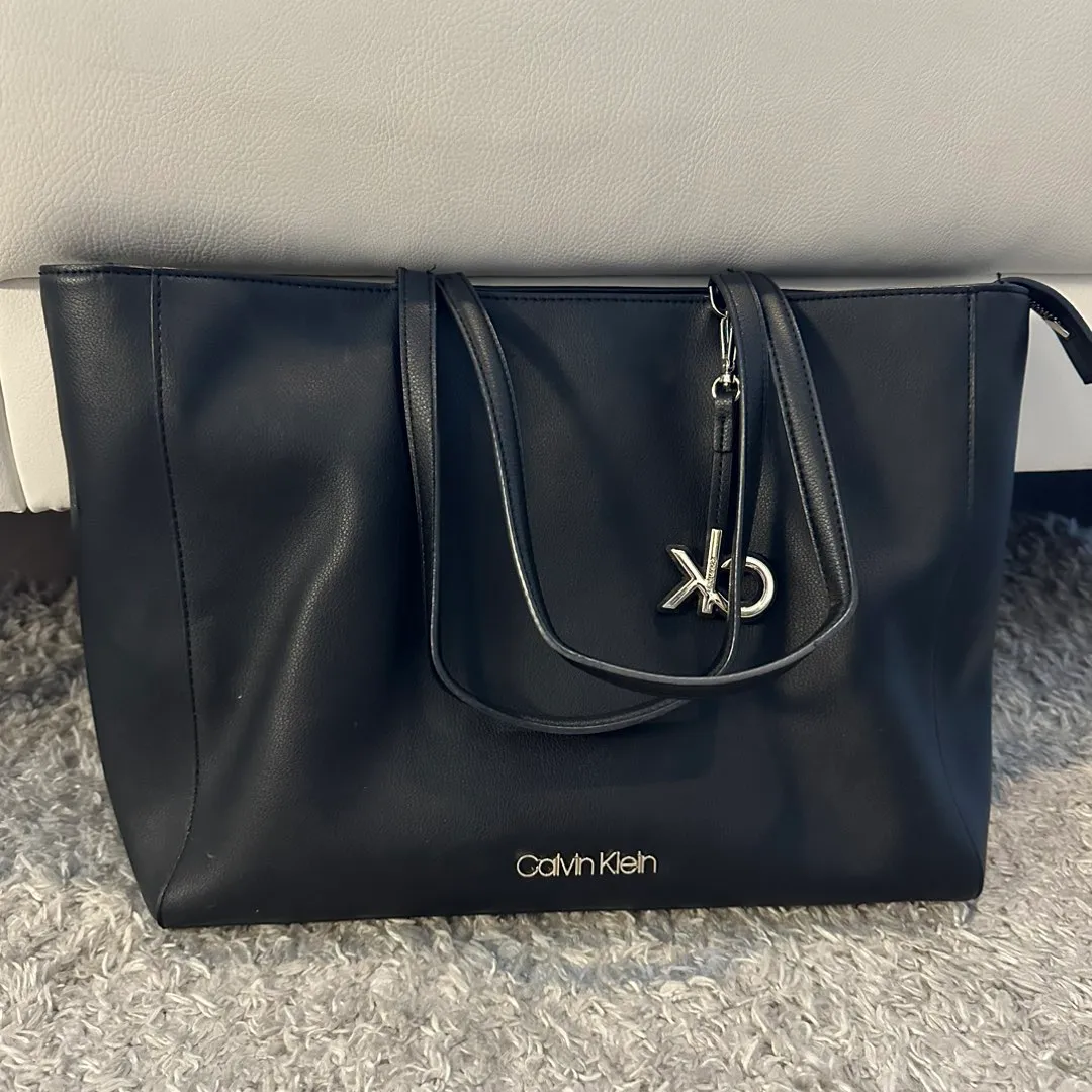 Calvin Klein laukku