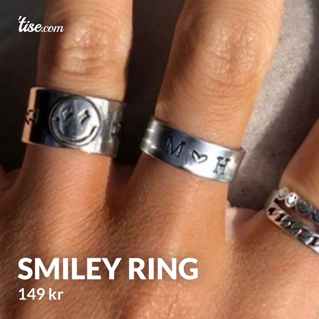 Smiley ring