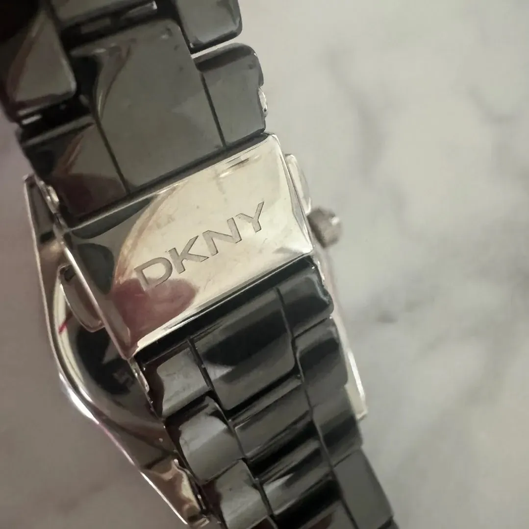 DKNY klokke