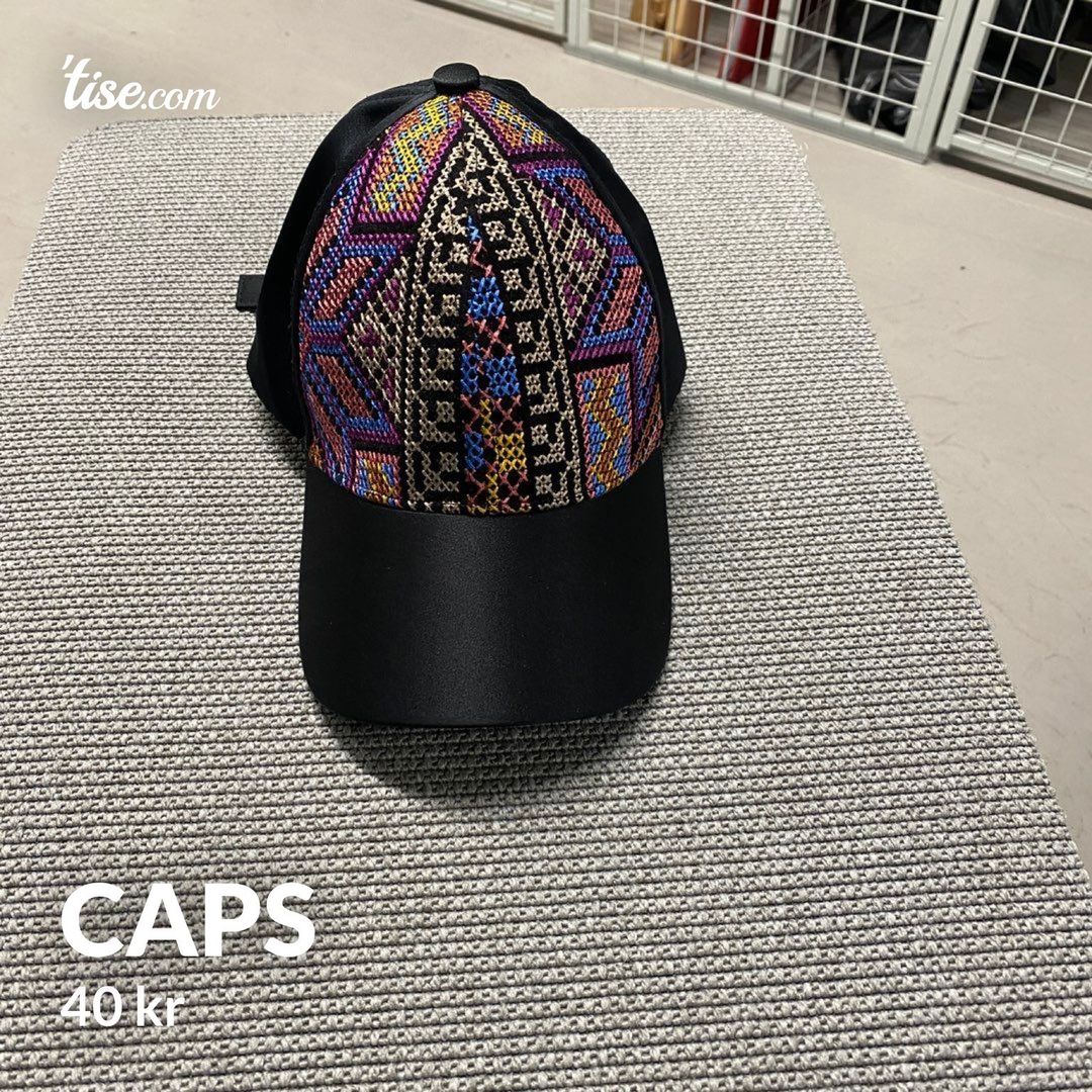 Caps