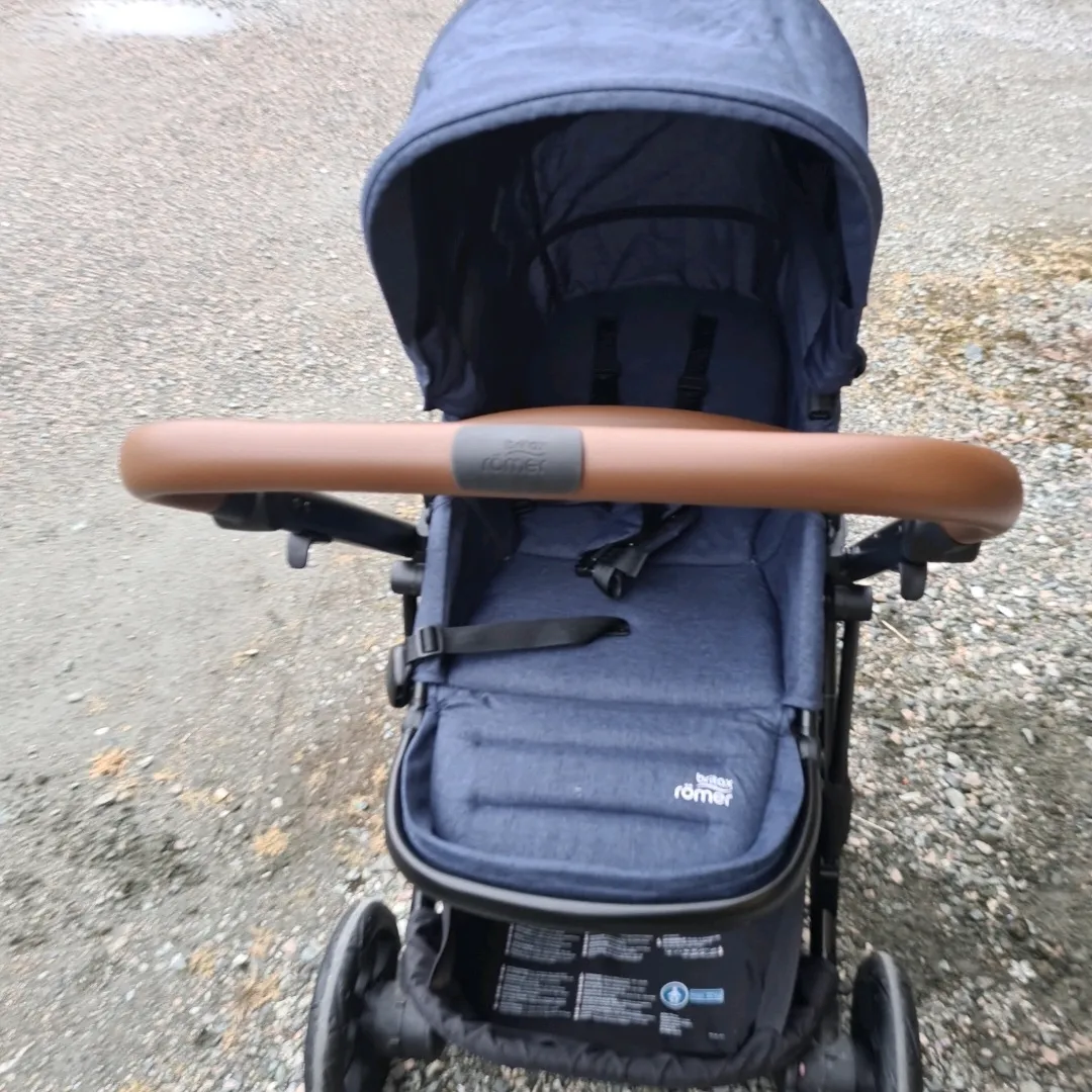 Britax Strider M