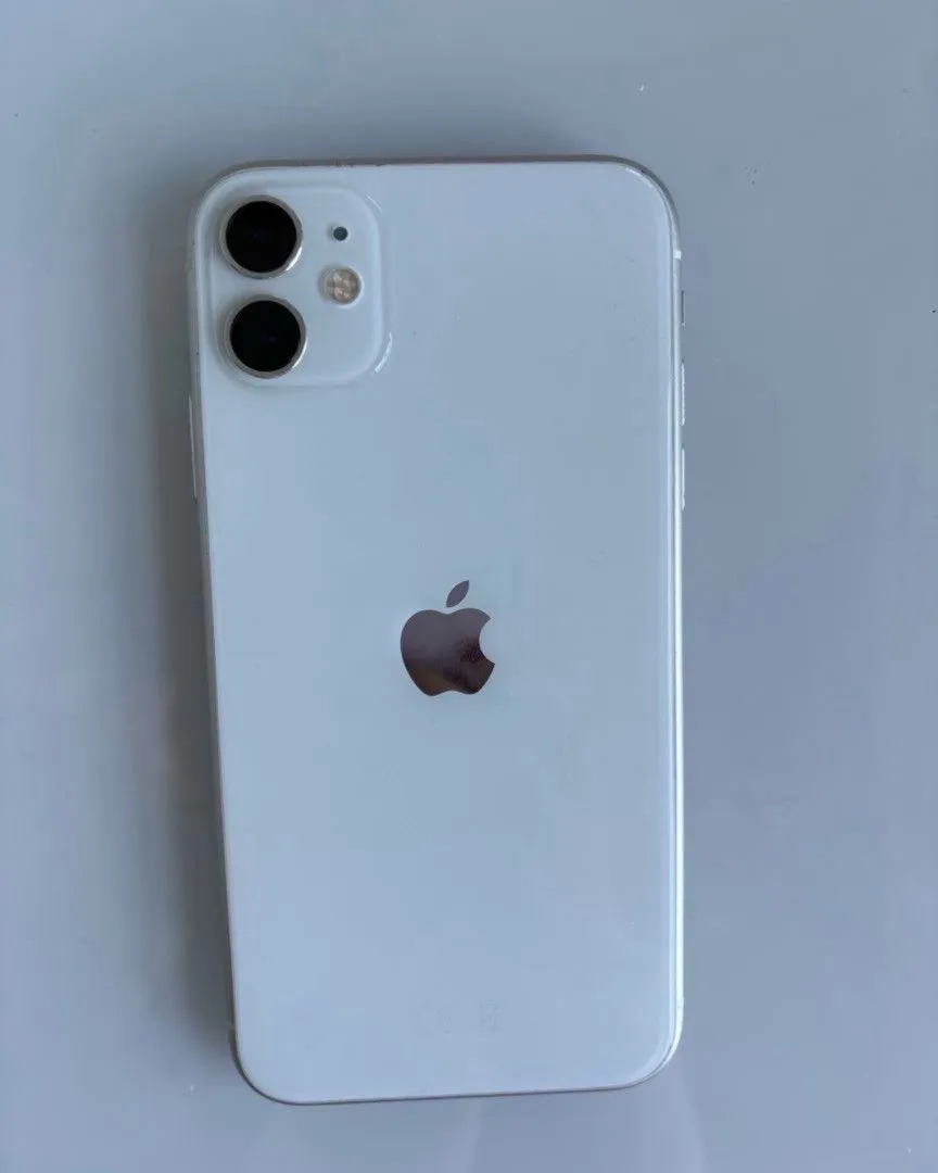 IPHONE 11