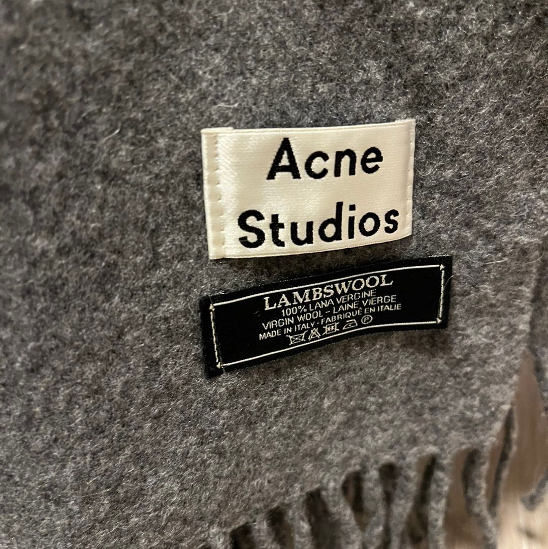 Acne skjerf