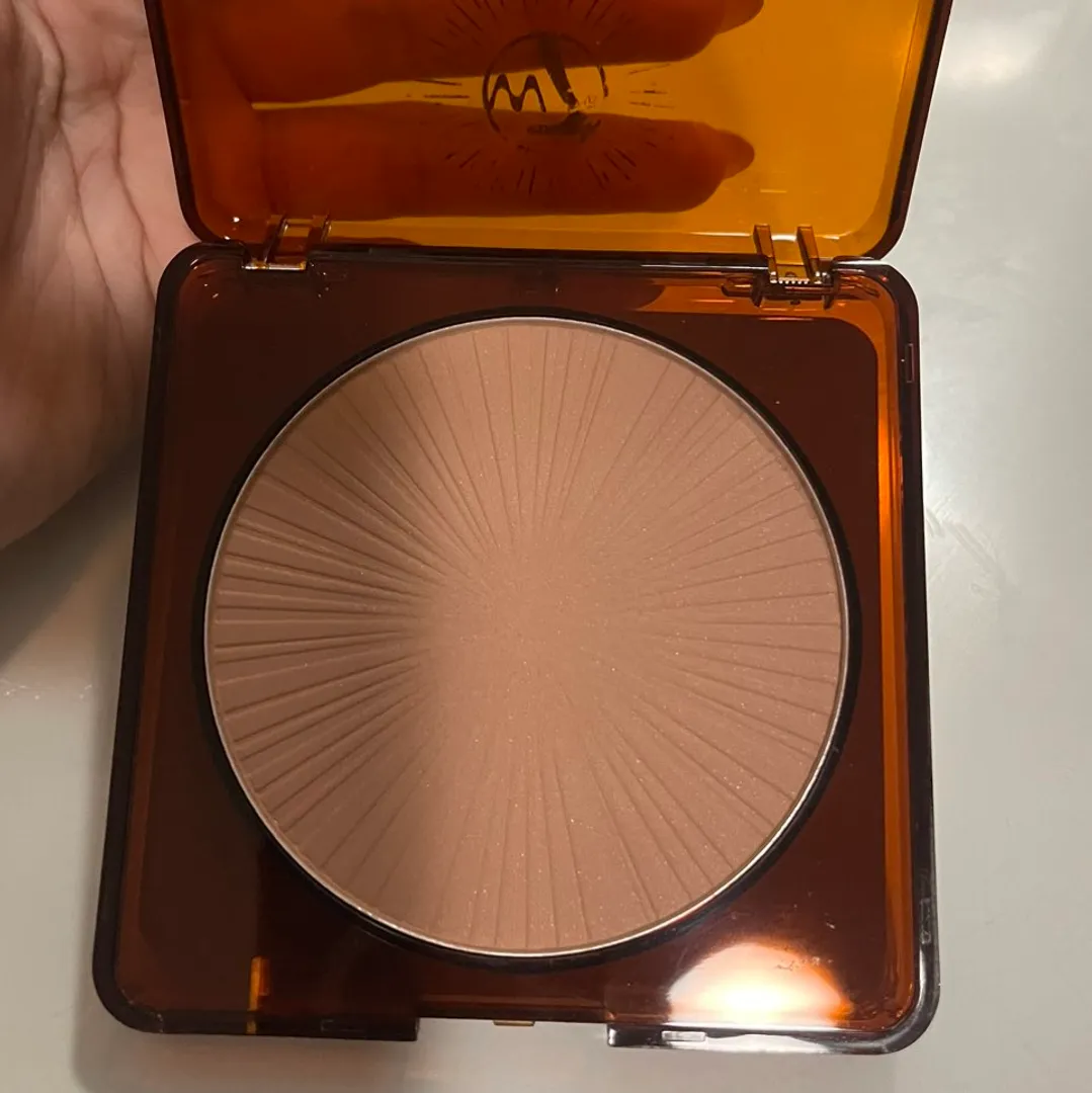 bronzer