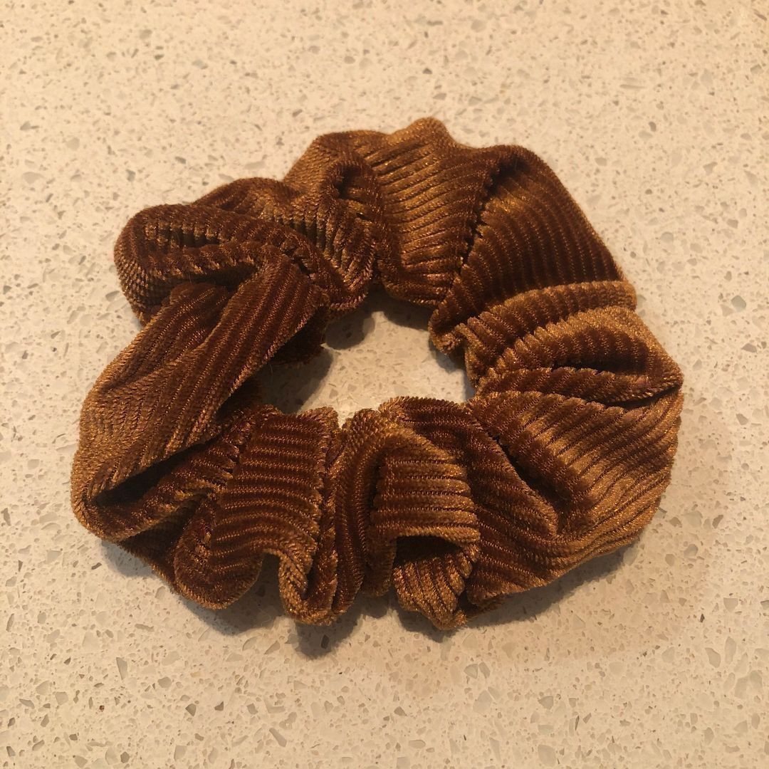 Brun scrunchie